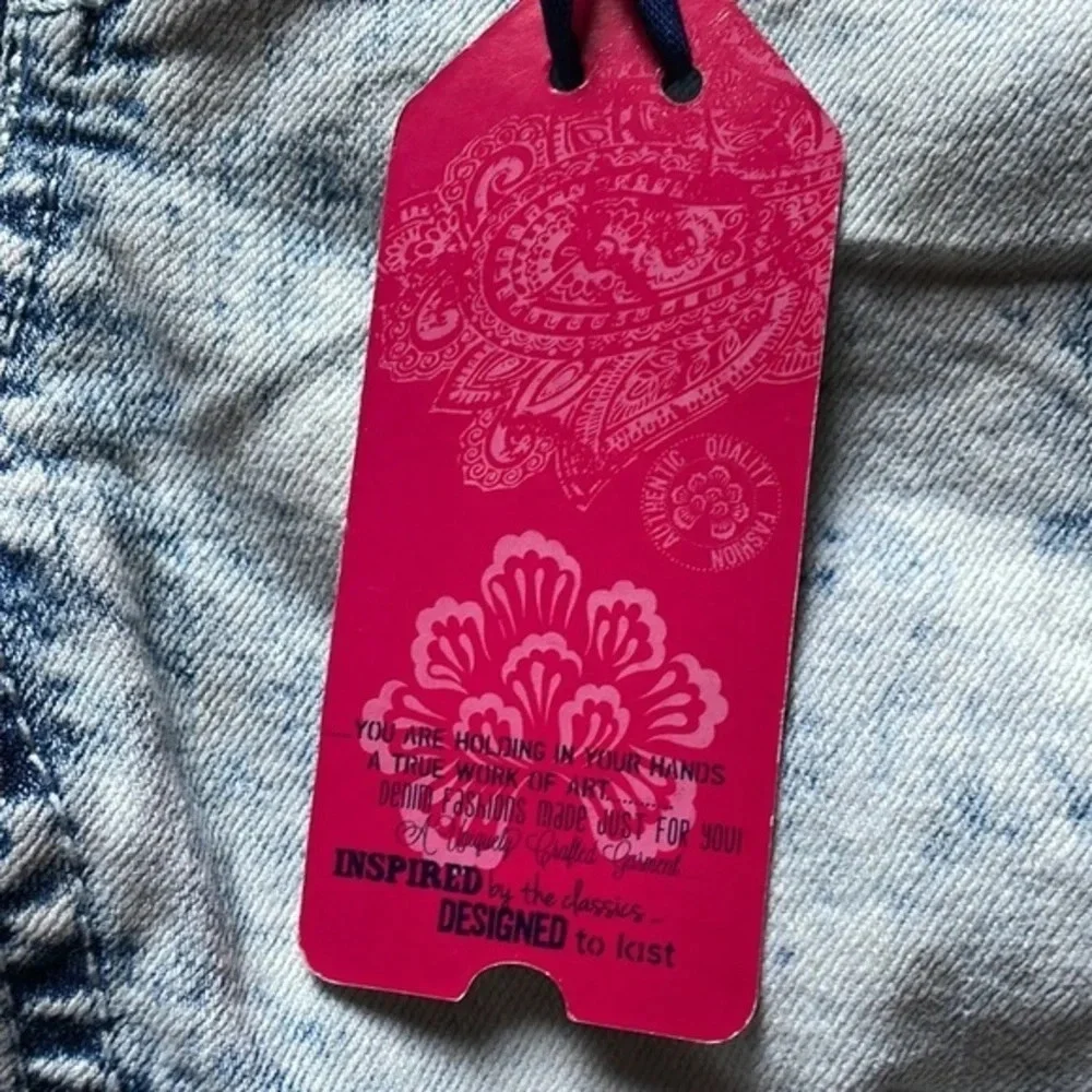 NWT‎ Girl's Wallflower Capri Jeans Size 5